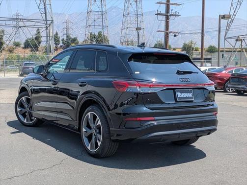 2025 Audi Q4 e-tron Premium Plus 55 quattro