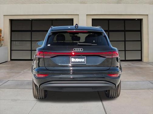 2025 Audi Q6 e-tron Premium