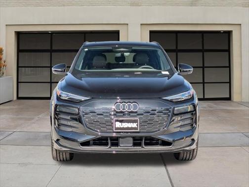 2025 Audi Q6 e-tron Premium quattro