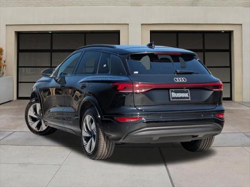 2025 Audi Q6 e-tron Premium quattro