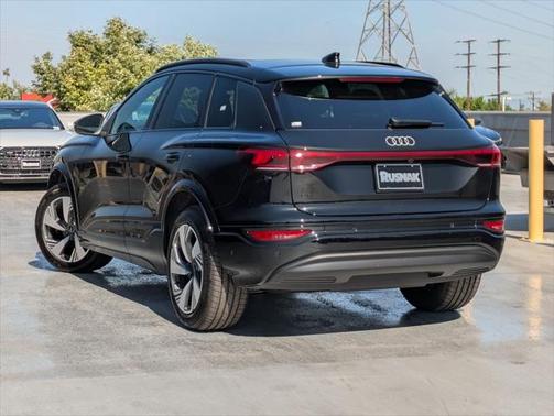 2025 Audi Q6 e-tron Premium quattro
