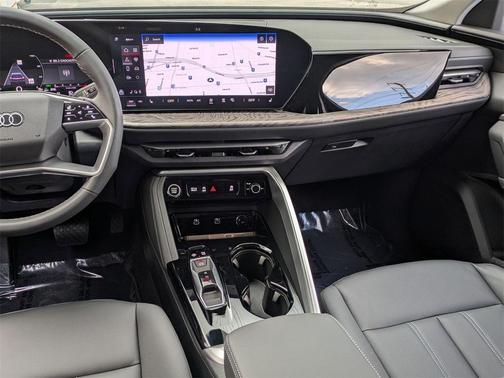 2025 Audi Q5 Premium TFSI quattro S tronic