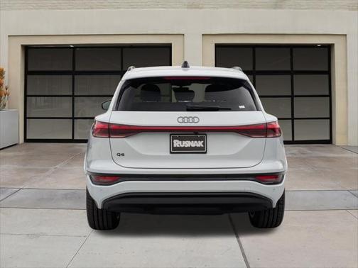 2025 Audi Q6 e-tron Premium Plus
