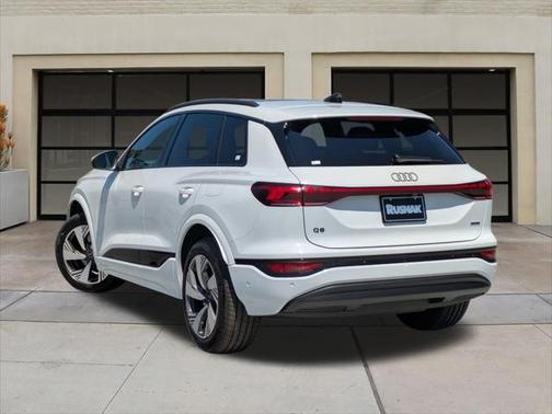 2025 Audi Q6 e-tron Premium Plus quattro