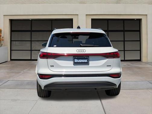 2025 Audi Q6 e-tron Premium Plus quattro