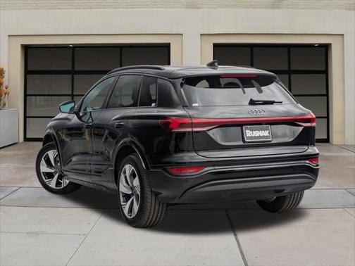 2025 Audi Q6 e-tron Premium Plus quattro