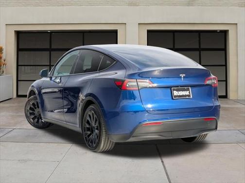 2021 Tesla Model Y Standard Range Rear-Wheel Drive