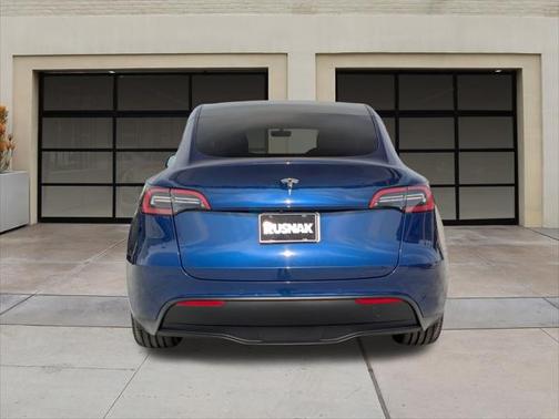 2021 Tesla Model Y Standard Range Rear-Wheel Drive