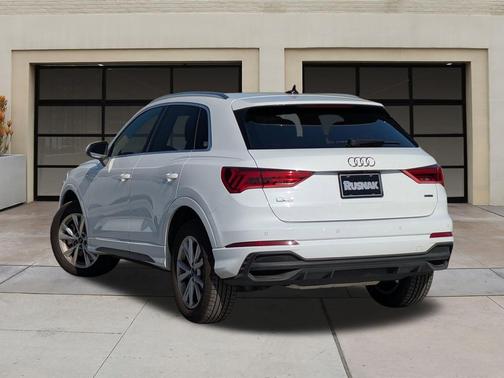 2024 Audi Q3 Premium 45 TFSI S line quattro Tiptronic