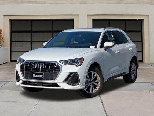 2024 Audi Q3 Premium 45 TFSI S line quattro Tiptronic