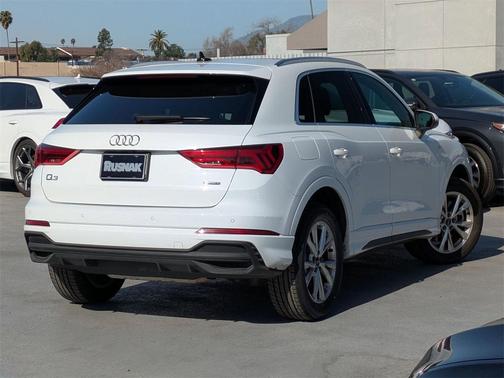 2024 Audi Q3 Premium 45 TFSI S line quattro Tiptronic