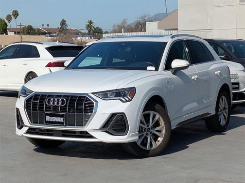 2024 Audi Q3 Premium 45 TFSI S line quattro Tiptronic