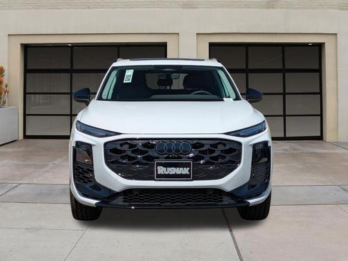 Glacier White Metallic 2026 Audi Q3 TFSI quattro S tronic