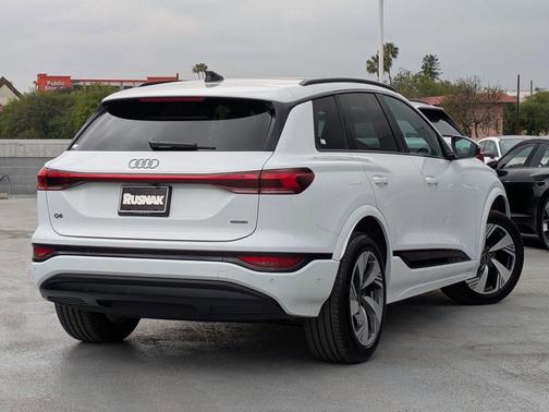 Glacier White 2025 Audi Q6 e-tron Premium Plus quattro