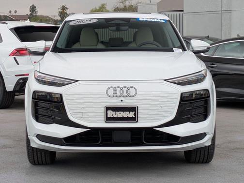 Glacier White 2025 Audi Q6 e-tron Premium Plus quattro