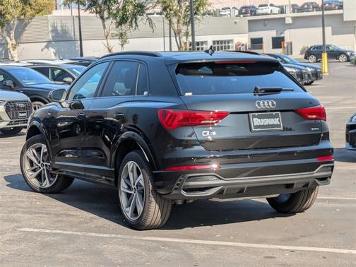 2025 Audi Q3 Premium 45 TFSI S line quattro Tiptronic