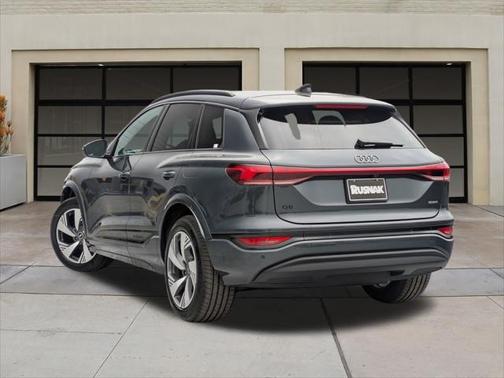 2025 Audi Q6 e-tron Premium Plus quattro