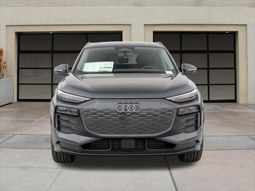 2025 Audi Q6 e-tron Premium Plus quattro