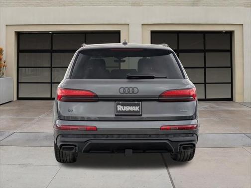 2025 Audi Q7 55 Premium Plus