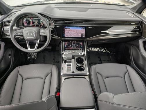 2025 Audi Q7 55 Premium Plus