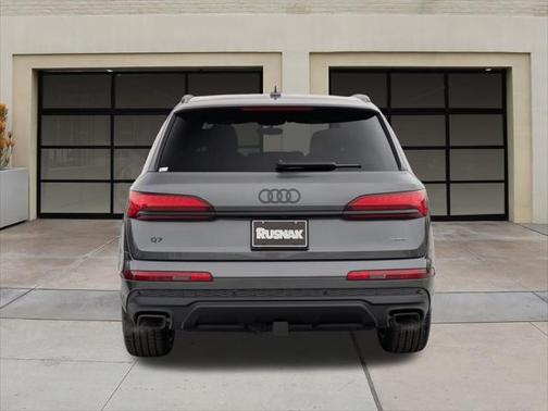 2025 Audi Q7 55 Premium Plus