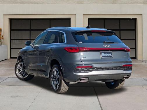 2025 Audi Q5 Premium TFSI quattro S tronic