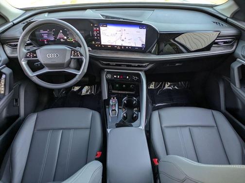 2025 Audi Q5 Premium TFSI quattro S tronic