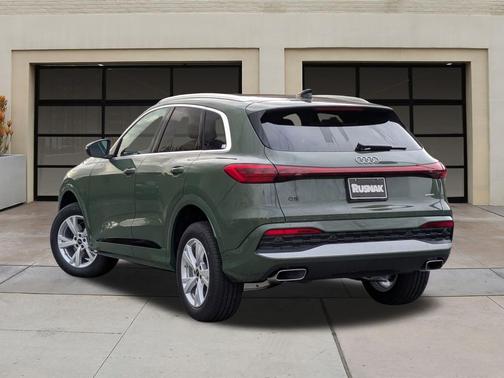 2025 Audi Q5 Premium TFSI quattro S tronic