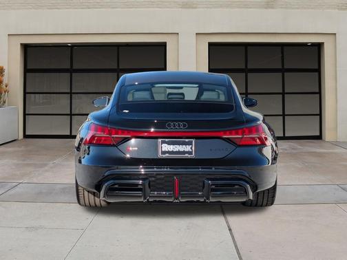 2026 Audi RS e-tron GT quattro