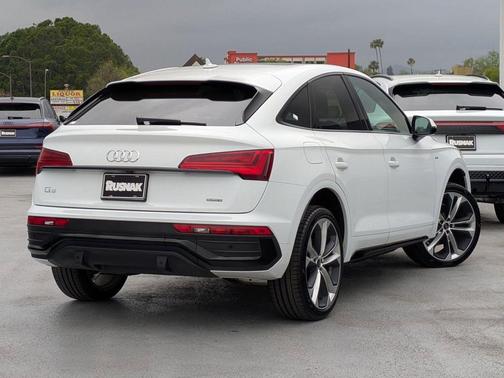 Glacier White Metallic 2023 Audi Q5 45 S line Premium Plus