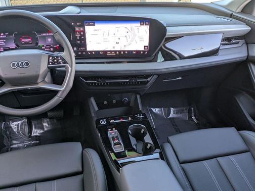 2025 Audi Q6 e-tron Premium Plus quattro