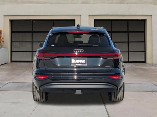 2025 Audi Q6 e-tron Premium Plus quattro