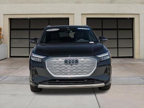 2022 Audi e-tron Premium Plus