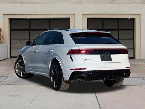 Glacier White Metallic 2025 Audi RS Q8 4.0T