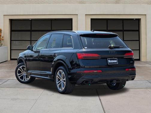2025 Audi Q7 45 Premium Plus