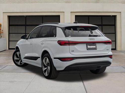 2025 Audi Q6 e-tron Premium Plus quattro