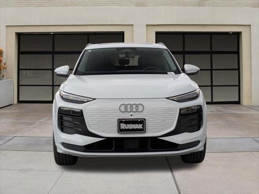 2025 Audi Q6 e-tron Premium Plus quattro