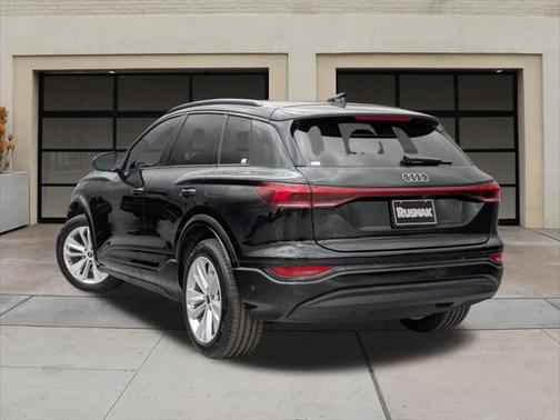 2025 Audi Q6 e-tron Premium Plus