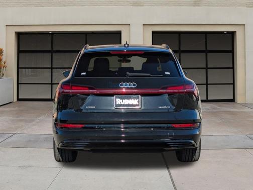 2022 Audi e-tron Premium