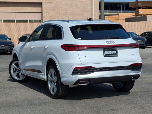 Glacier White 2026 Audi Q5 Premium Plus TFSI quattro S tronic