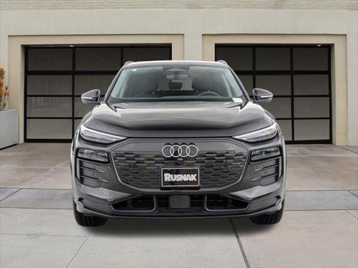 2025 Audi Q6 e-tron Premium Plus