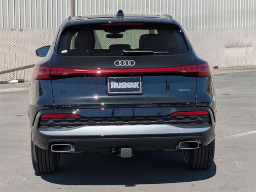 2025 Audi Q5 Premium