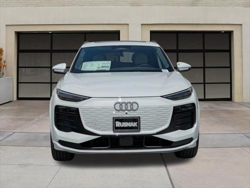 2025 Audi Q6 e-tron Premium Plus quattro