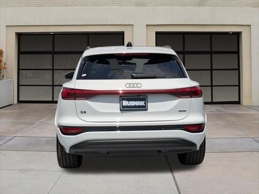 2025 Audi Q6 e-tron Premium Plus quattro