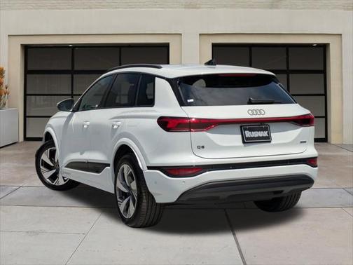 2025 Audi Q6 e-tron Premium Plus quattro