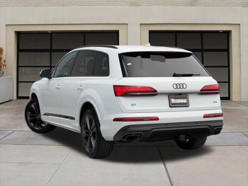 2025 Audi Q7 55 Premium Plus