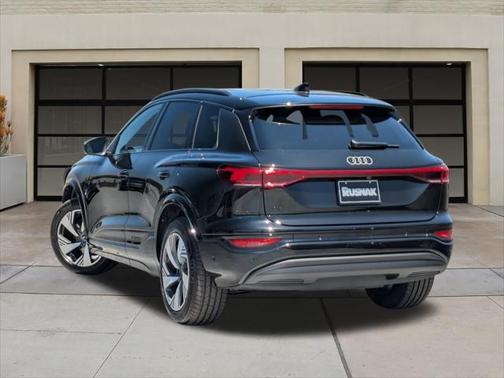 2025 Audi Q6 e-tron Premium quattro
