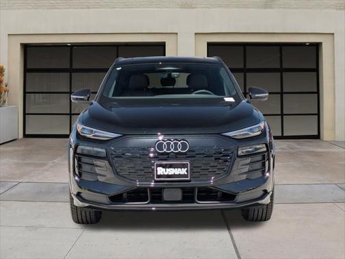 2025 Audi Q6 e-tron Premium quattro