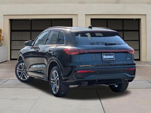 Mythos Black Metallic 2026 Audi Q5 Premium TFSI quattro S tronic