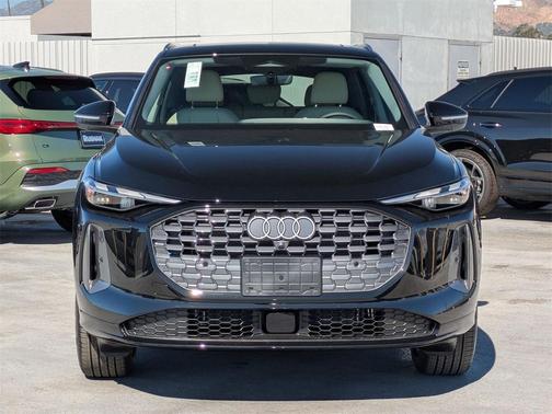 2025 Audi Q5 Premium TFSI quattro S tronic